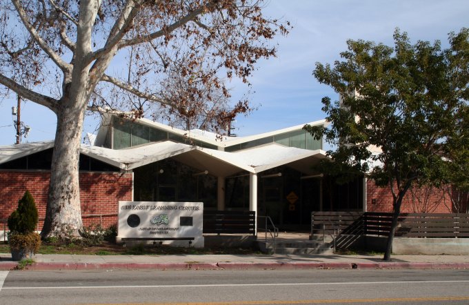 Canoga Branch Library