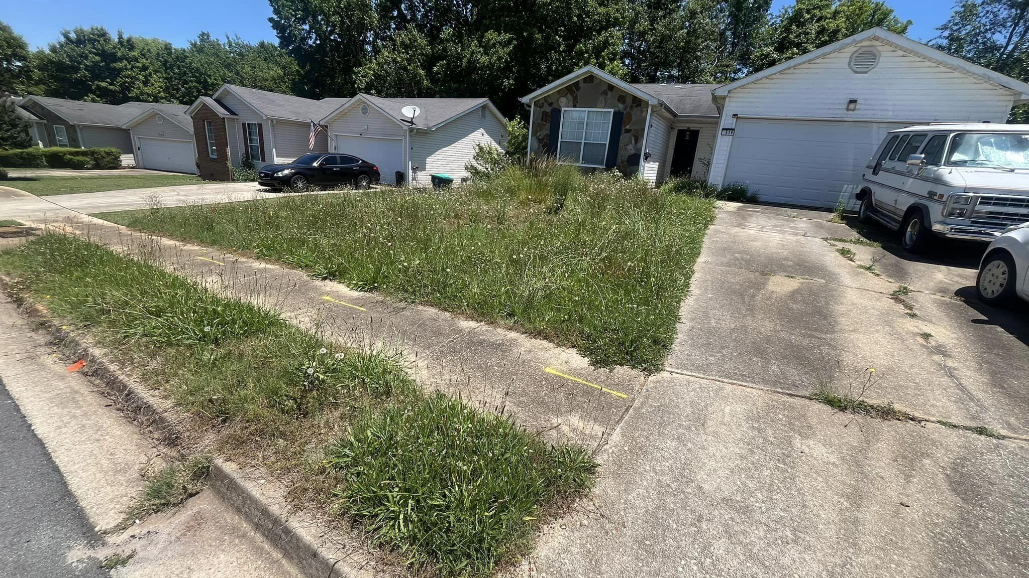 Forest Park South Atlana Lawn Care  Eye Candy Lawn Care Services